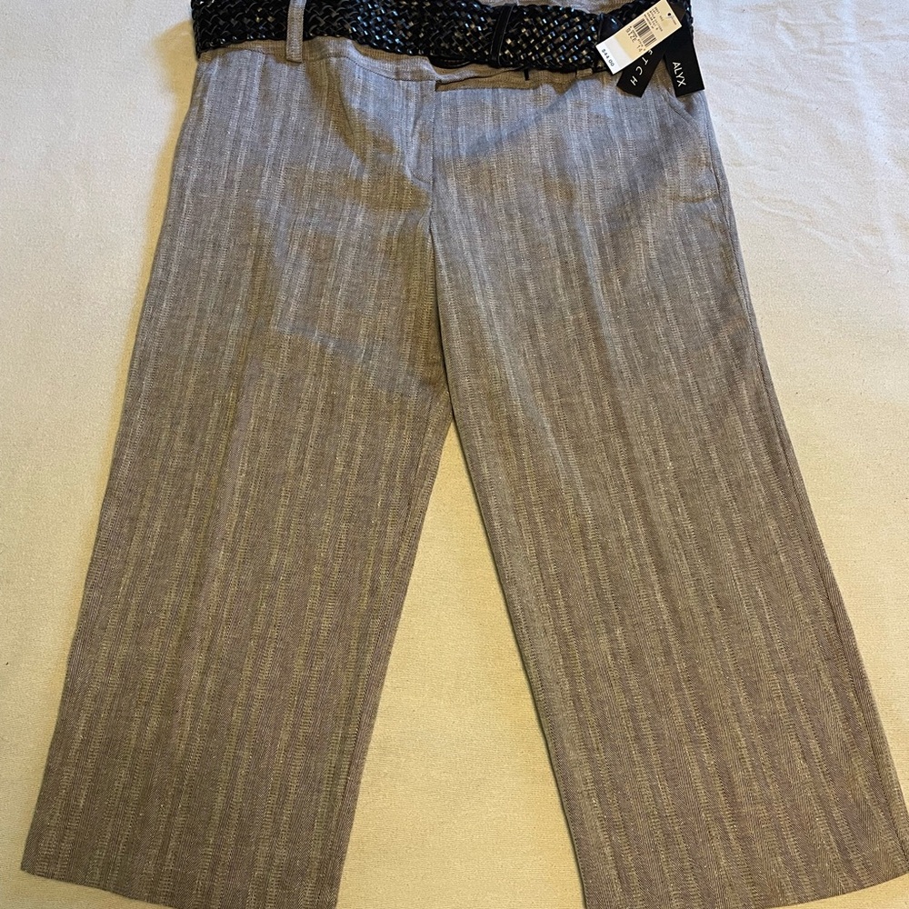 Alwx NWT ladies cropped linen pants. Size 14.